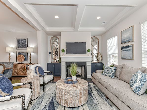 charlotte-north-carolina-348354758 picture