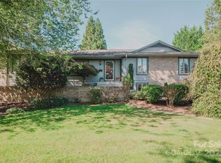115 Hawkins Creek Rd, Hendersonville, NC 28791