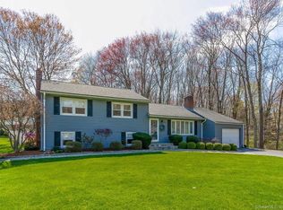 426 Buttonball Ln, Glastonbury, CT 06033