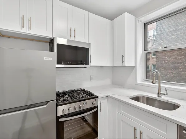 7520 Ridge Boulevard image 16 of 21