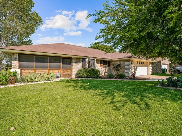 1017 Prairie Wind Blvd, Stephenville, TX 76401