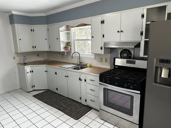 55 Elmwood Rd, New Bedford, MA 02740