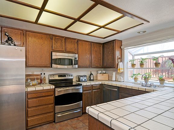 4th image of 3506 Pleasant Crest Dr