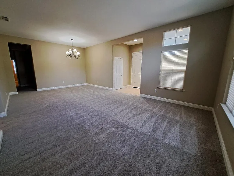 1828 Heather Garden Ln — Photo 11