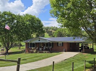 2885 Dry Valley Rd, Thorn Hill, TN 37881