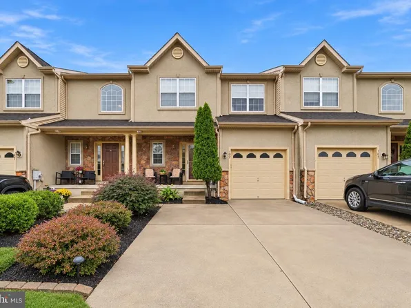 109 Glacier Dr, Berlin, NJ 08009