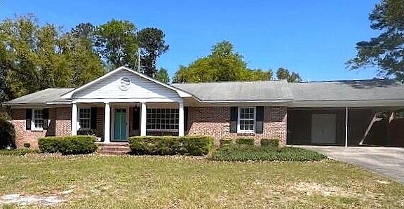 2nd image of 41 Robin Rd