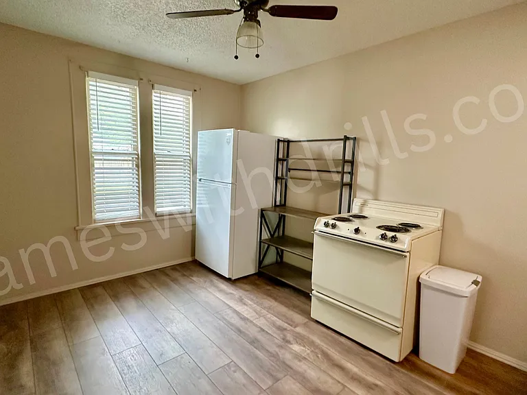 735 S Laura Ave — Photo 10