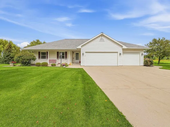 W5011 Valley Creek Rd, Fond Du Lac, WI 54937