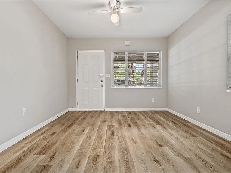 6014 S 6th St — Photo 5