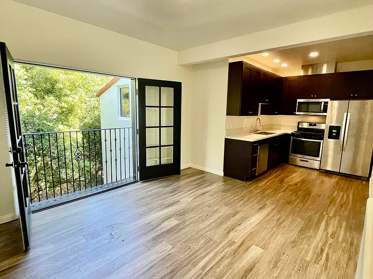 920 Lowena Dr #20 — Photo 10