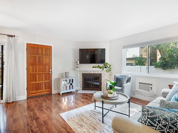 2nd image of 199 Sunwood Meadows Pl