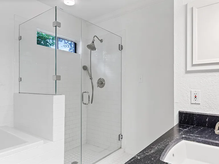 12210 Ravenmoor Dr — Photo 23