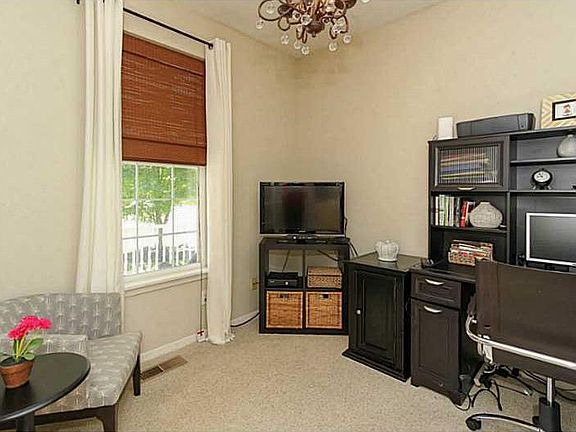 5th image of 8126 Alamosa Dr