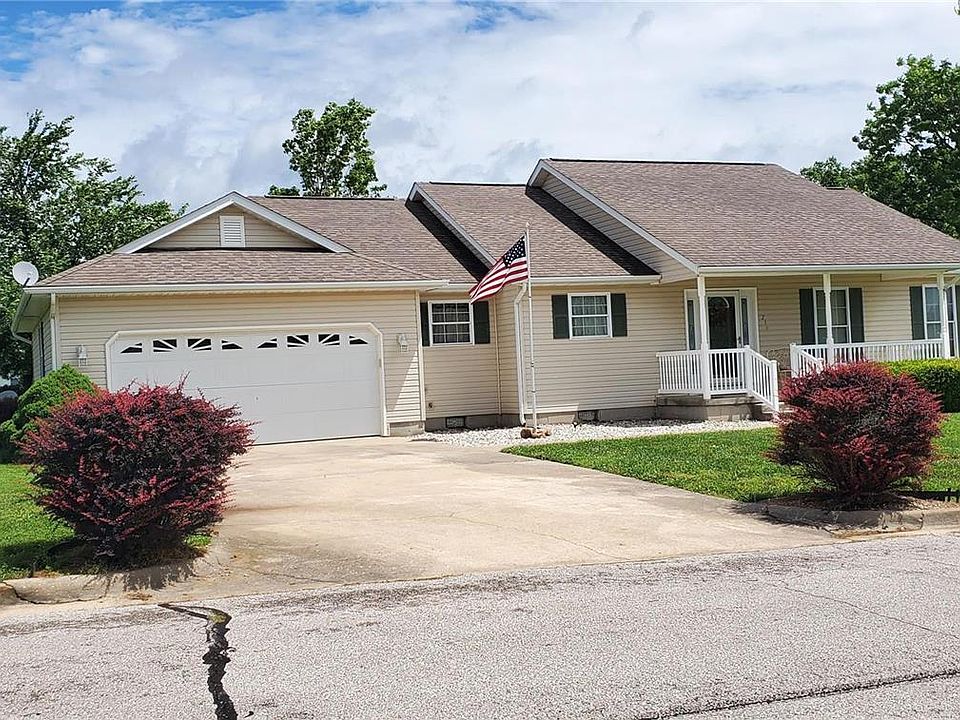 1st image of 21 Magnolia Dr