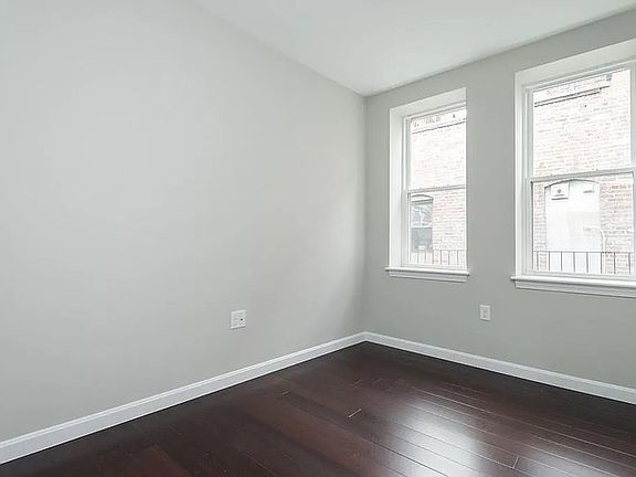 4th image of 106 Prince St APT 2