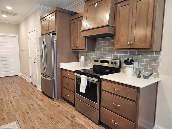 3rd image of 5050 Diamond Dr