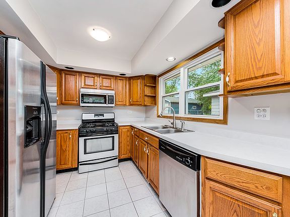 4th image of 8771 W 168th St