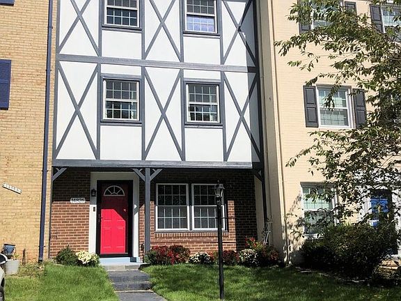 2nd image of 14826 Haymarket Ln