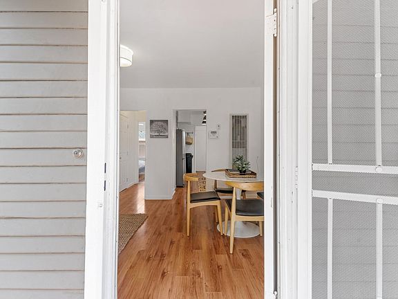 4th image of 823 N Oxford Ave #823