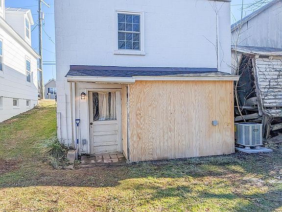 3rd image of 53 Madison Rd
