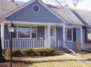 65 Garden Dr, Montgomery, IL 60538
