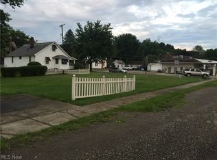 18 E Main St, Dellroy, OH 44620