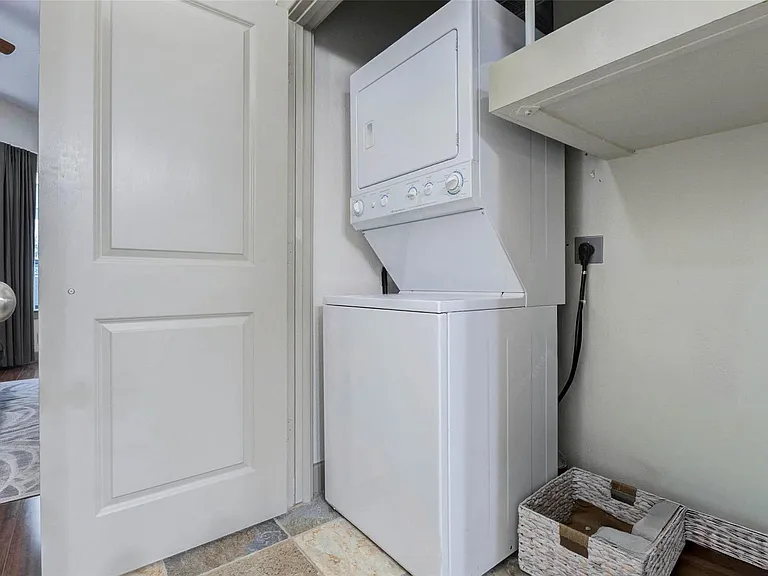 1901 Post Oak Blvd #1106 — Photo 22