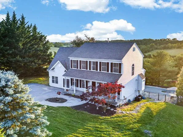 8840 Mapleville Rd, Mount Airy, MD 21771