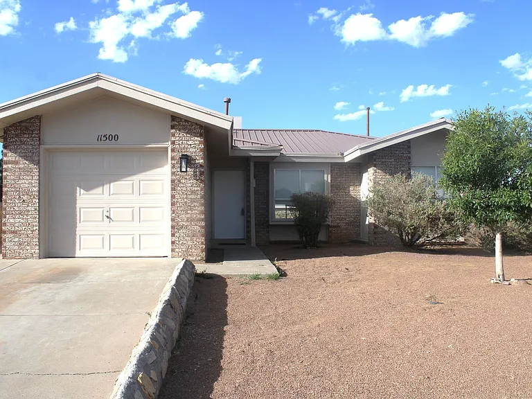 11500 Bob Mitchell Dr — Photo 1