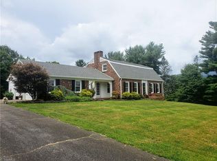 150 Oak Grove Cir, Jefferson, NC 28640