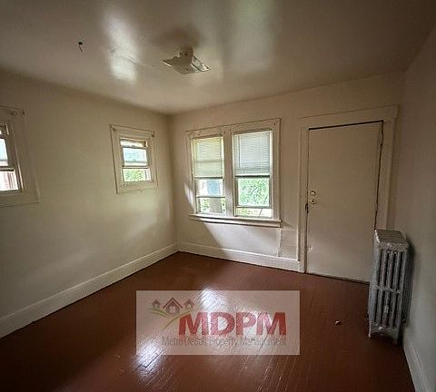 3rd image of 3296 Tuxedo St
