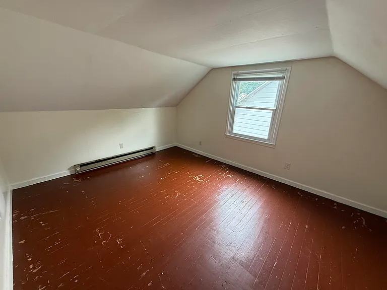 203 W Elm St — Photo 18