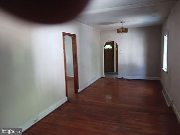 5th image of 3816 Moosewood Ave