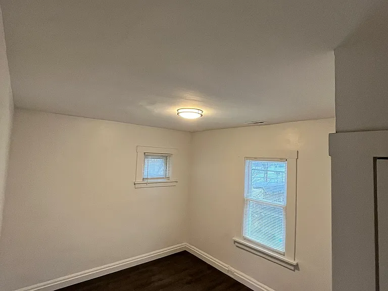 2100 Halstead Ave #4 — Photo 5