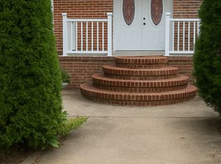 18352 Sharon Rd, Triangle, VA 22172