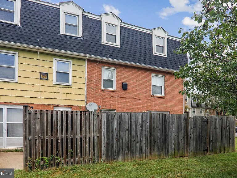 81 Watkins Park Dr #41 — Photo 17