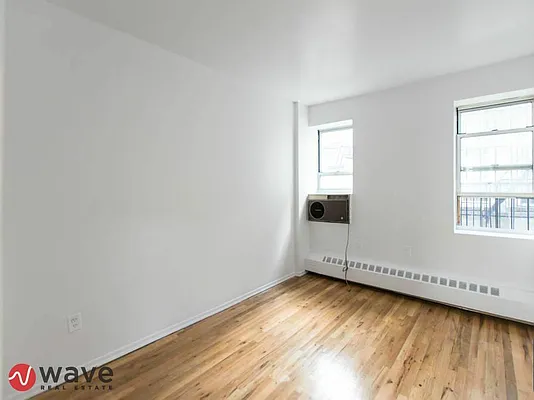 Rented by Wave Real Estate Group | media 4