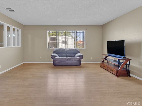 4th image of 14637 Sequoia Ave
