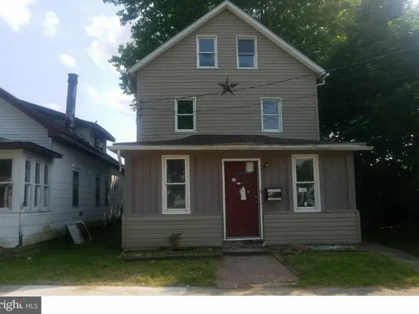 12 Pearl St, Penns Grove, NJ 08069