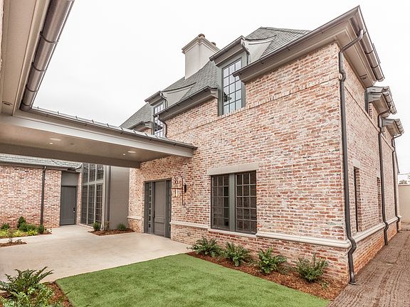 4th image of 8501 Stonehurst Ct