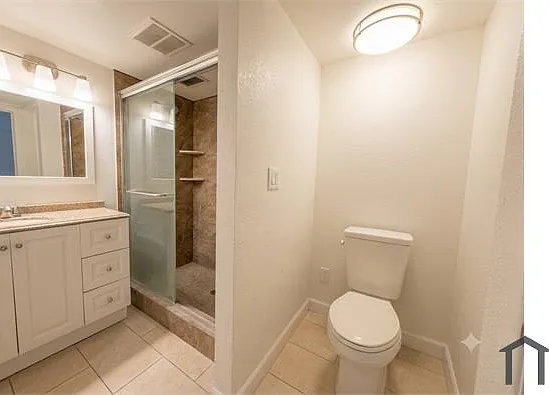 4 bed, $1,995 — Photo 3