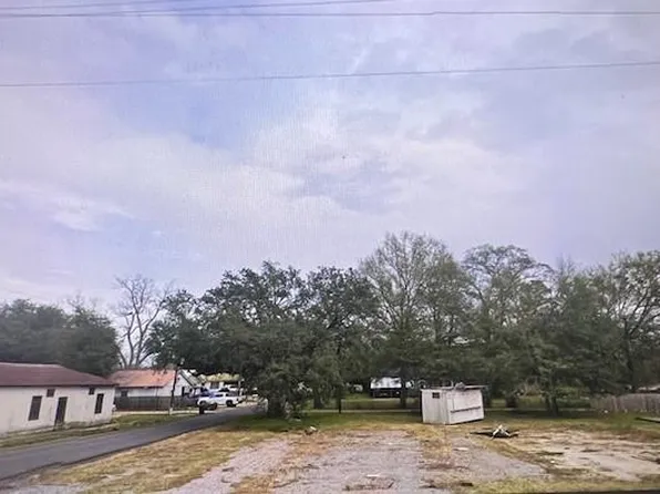 537 Highway 19, Slaughter, LA 70777
