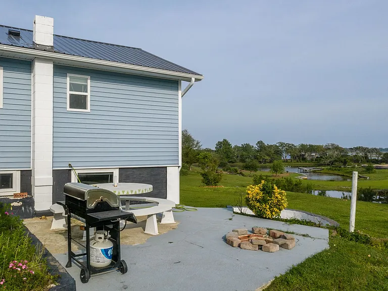 108 Hawkins Creek Ln — Photo 6