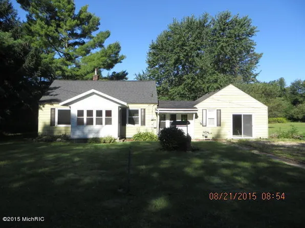 304 Leonard Rd, Grand Rapids, MI 49534