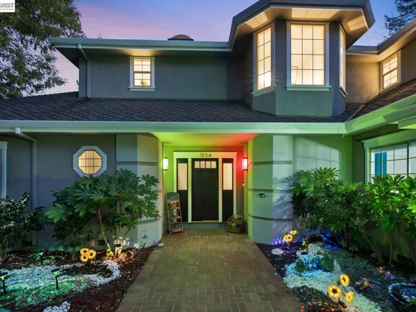 934 Wilmington Way, Redwood City, CA 94062