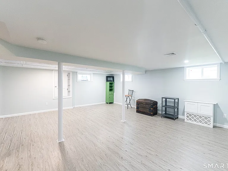 121 Victory St — Photo 16