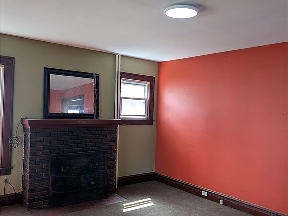 5th image of 105 Courtney Avenue