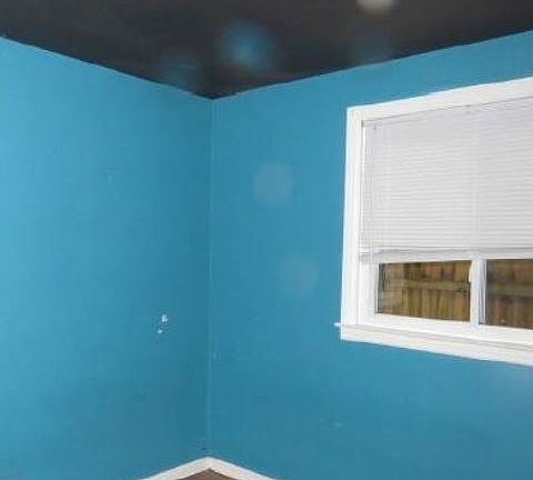 5th image of 435 Walker Ave