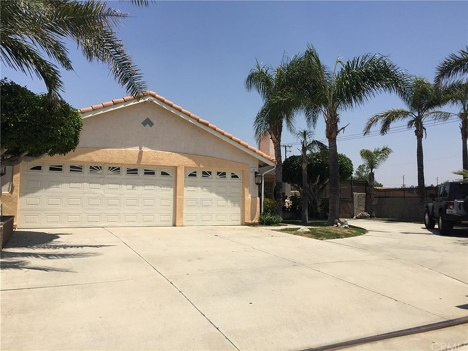 1st image of 14890 Bamboo Ct